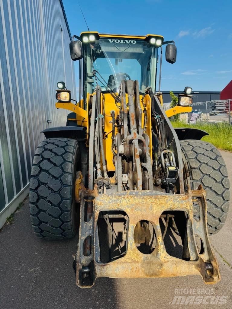 Volvo L 90 G Incarcator pe pneuri