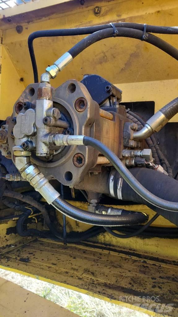 New Holland 335 Excavatoare pe șenile
