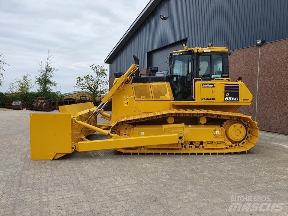 Komatsu D 65 PX-17 Buldozere pe senile
