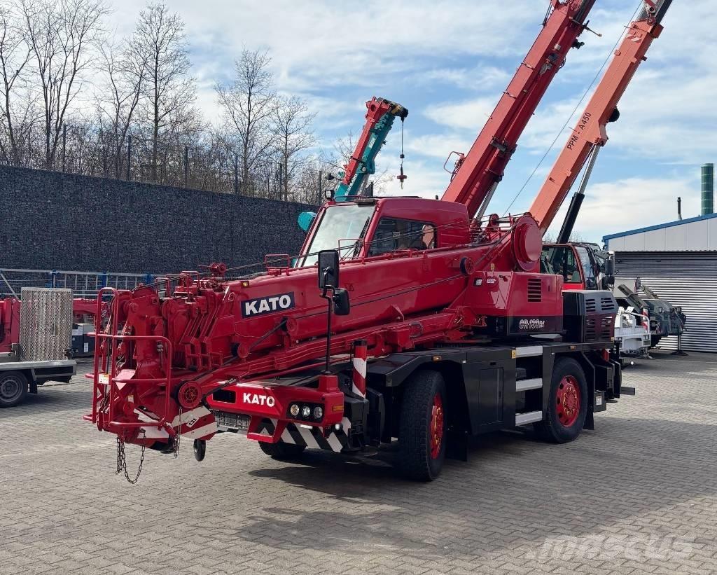 Kato CR-130Rf Macara teren accidentat