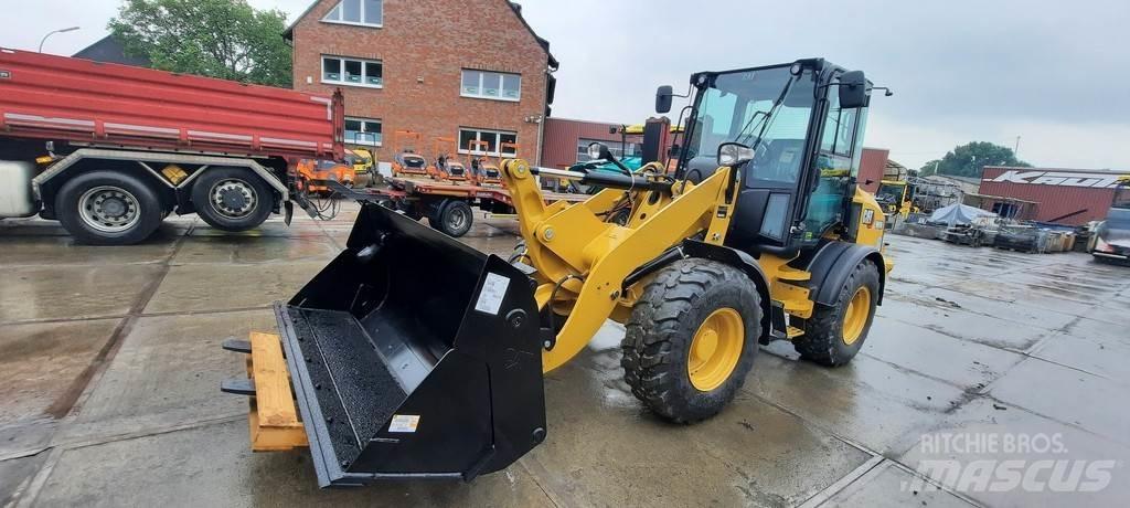 CAT 908M Incarcator pe pneuri