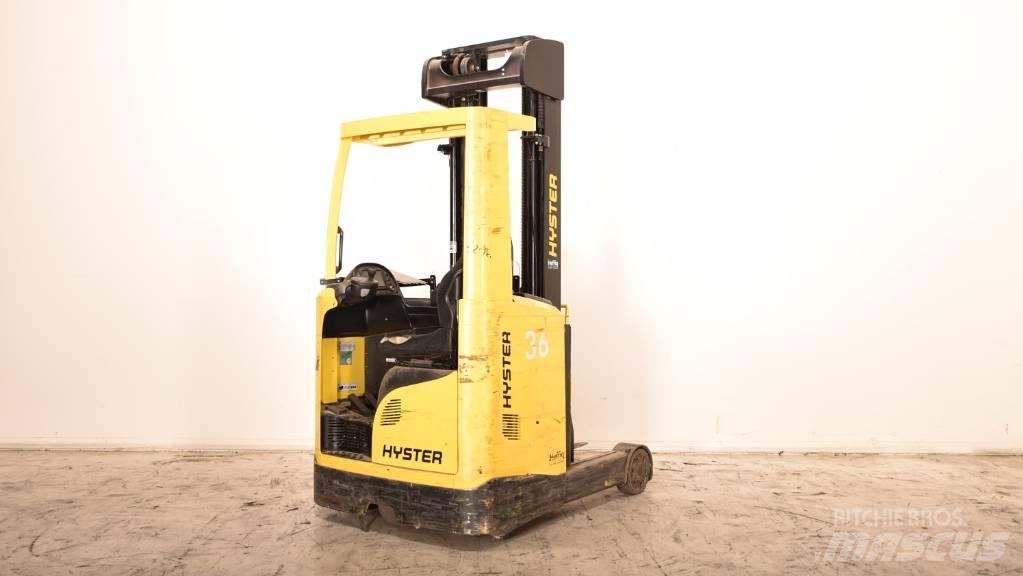 Hyster R 1.4 Stivuitor cu catarg retractabil