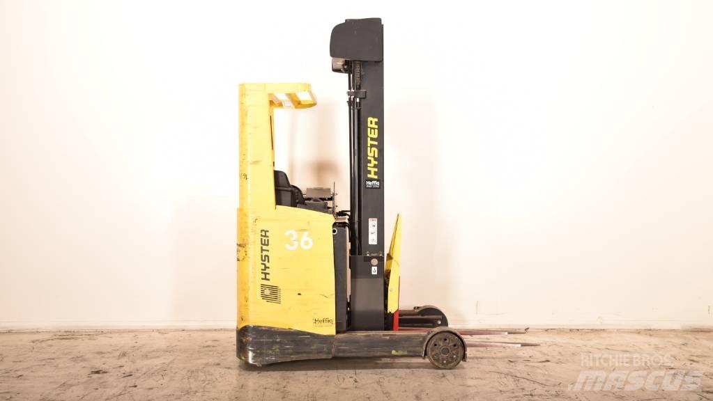 Hyster R 1.4 Stivuitor cu catarg retractabil