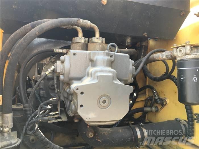 Komatsu PC 200-7 Excavatoare pe șenile
