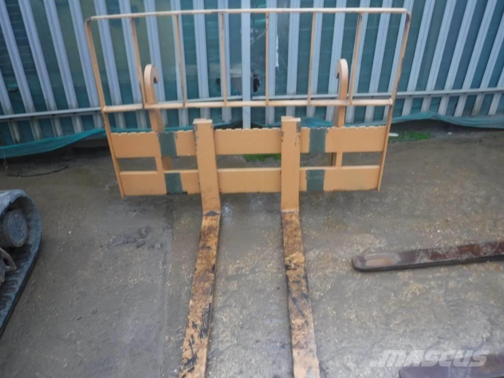 CASE 721 B XT Incarcator pe pneuri