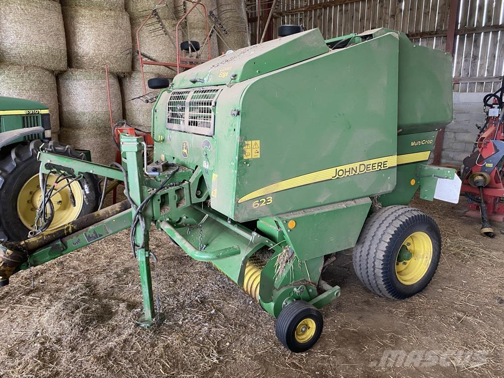 John Deere 623 Masina de balotat cilindric