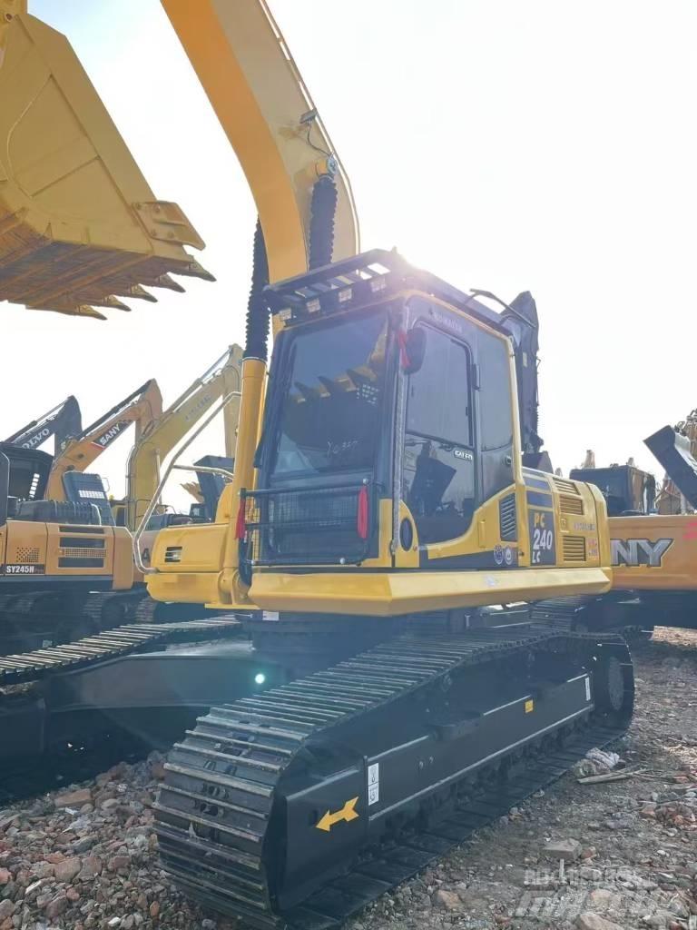 Komatsu 240 LC-8 Excavatoare pe șenile
