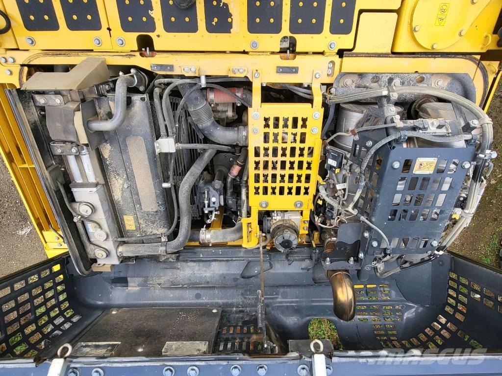 Komatsu PC240NLC-11 Excavatoare pe șenile

