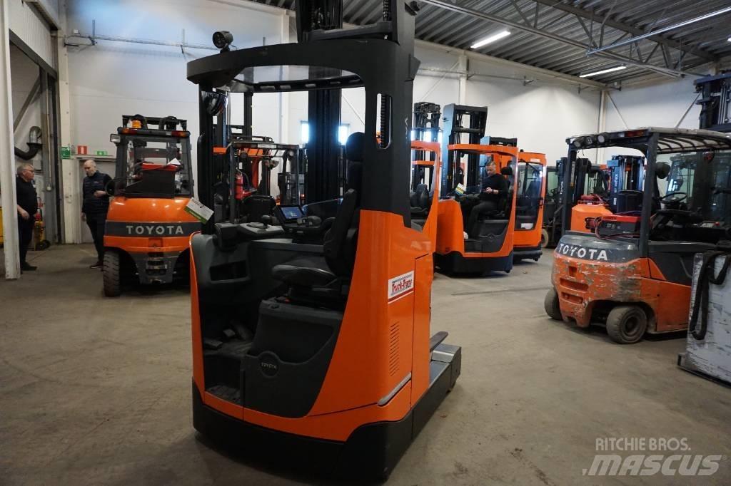 Toyota RRE140HE Stivuitor cu catarg retractabil