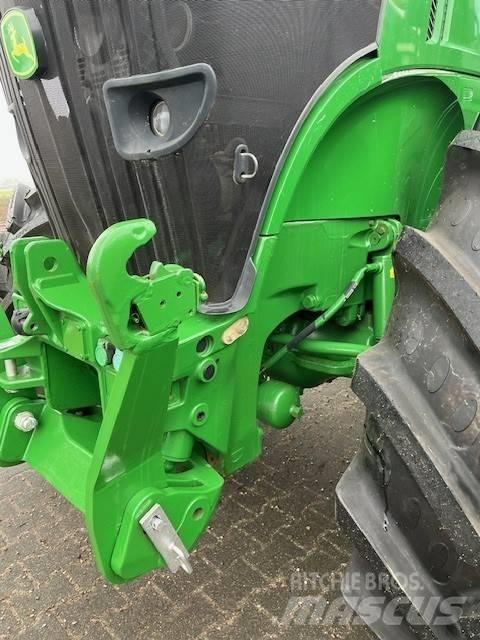 John Deere 7230 R Tractoare
