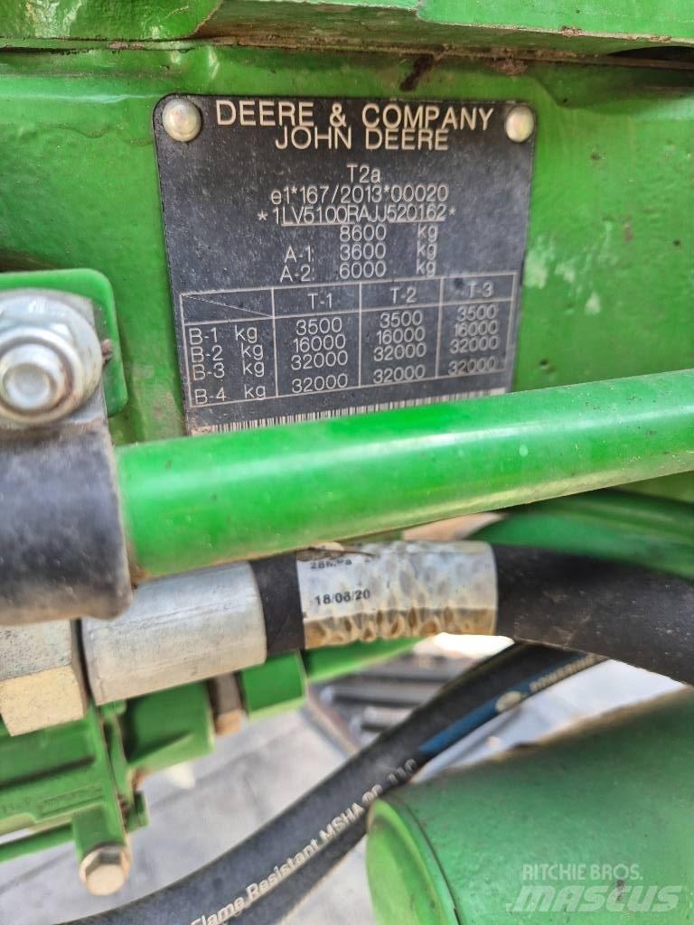 John Deere 5100 R Tractoare