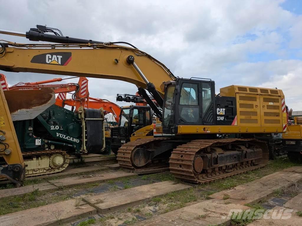 CAT 374F Excavatoare pe șenile
