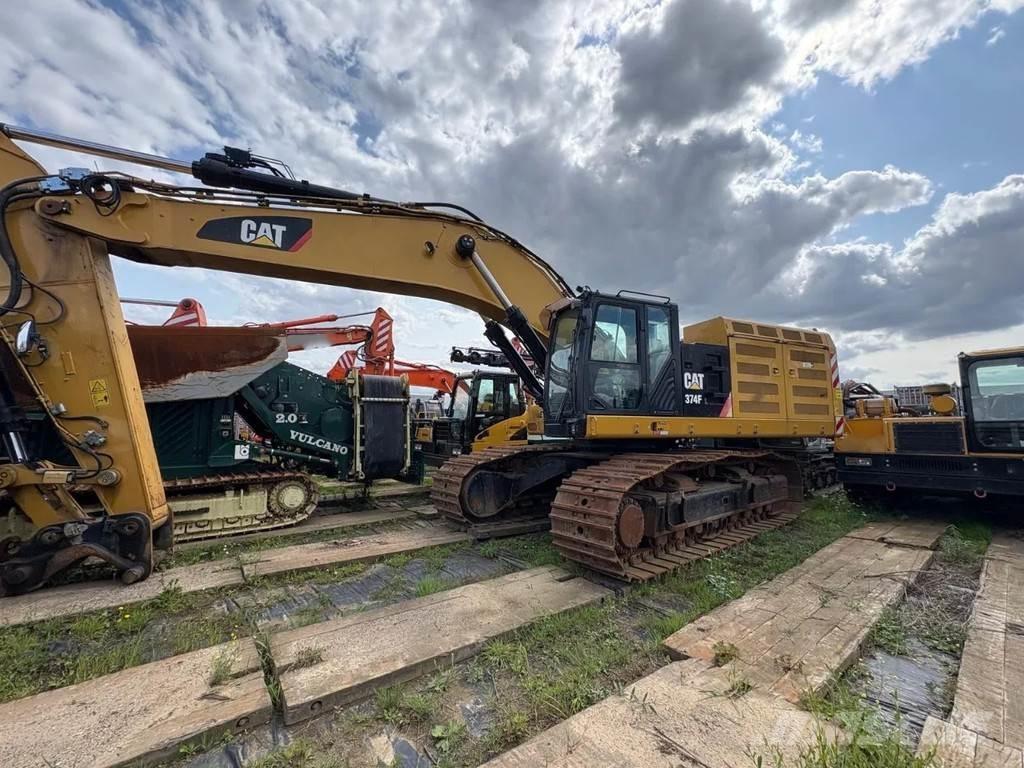 CAT 374F Excavatoare pe șenile
