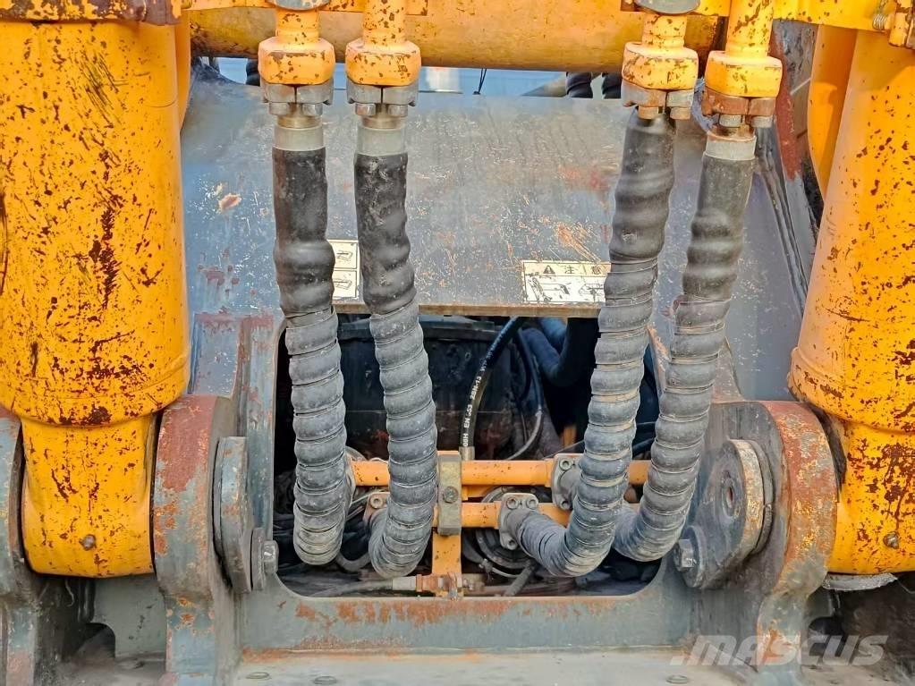 Hyundai R300LC-9S Excavatoare pe șenile
