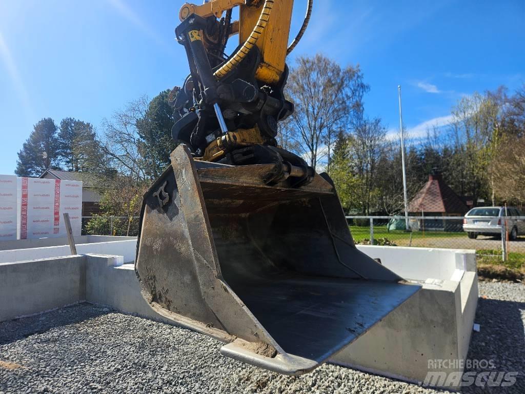 JCB 245 XLR Excavatoare pe șenile
