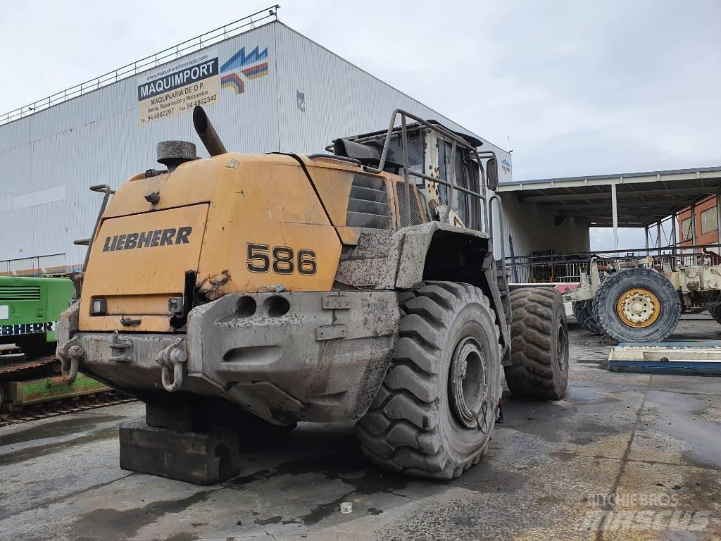 Liebherr L 586 Incarcator pe pneuri