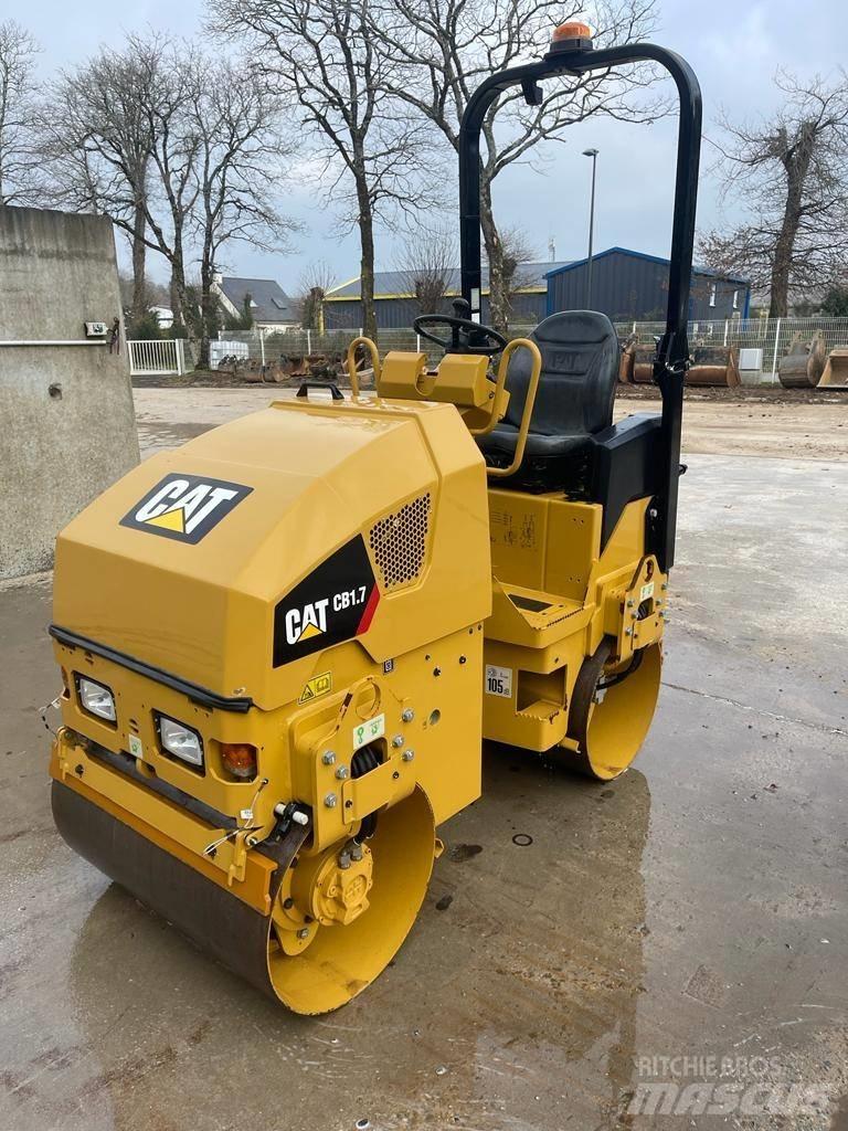 CAT CB 1.7 Cilindri compactori dubli