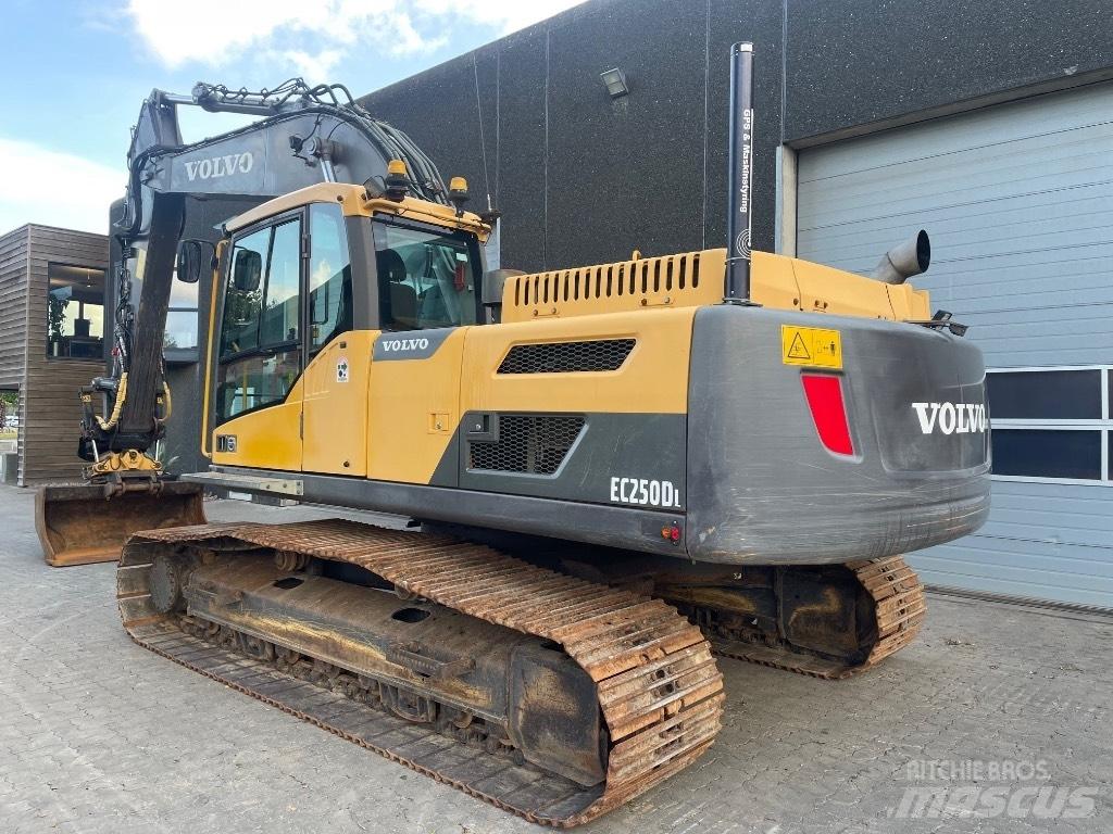 Volvo EC250DL Excavatoare pe șenile
