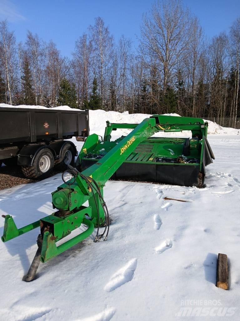 John Deere 735 Cositoare de iarba cu umidificator