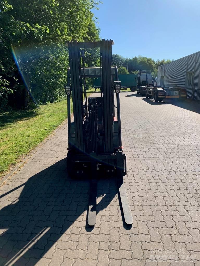 Manitou ME318 Stivuitor electric