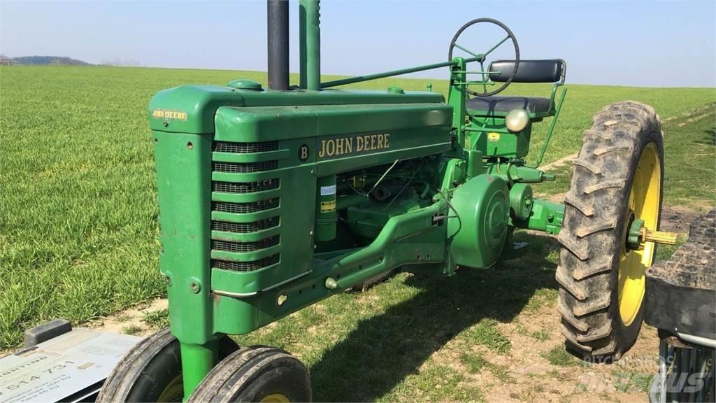 John Deere Model B Tractoare