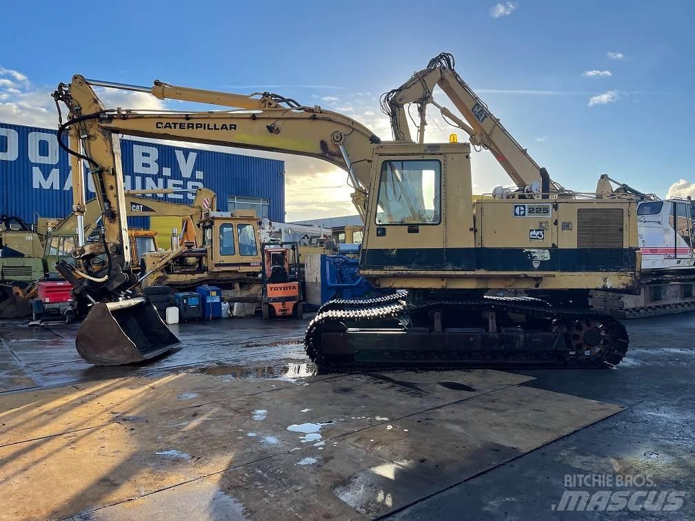 CAT 225 Excavatoare pe șenile
