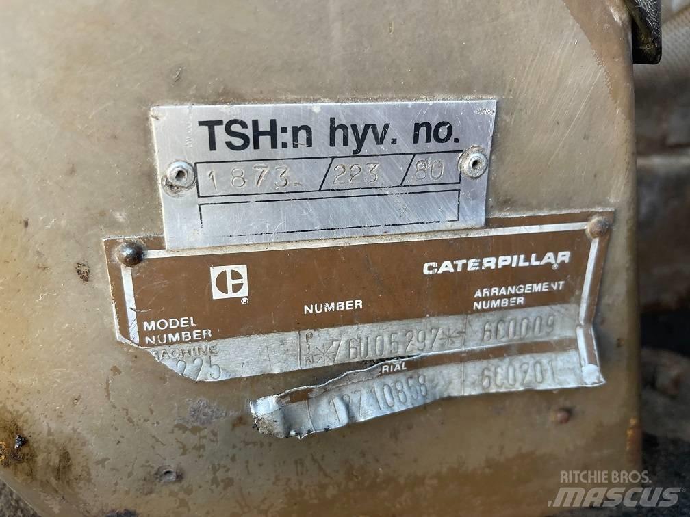 CAT 225 Excavatoare pe șenile
