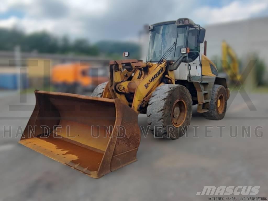 Liebherr L 524 Incarcator pe pneuri
