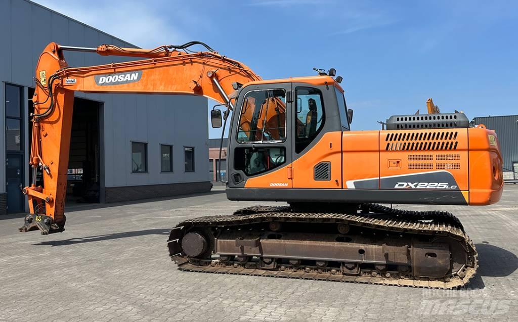 Doosan DX 225 LC-3 Excavatoare pe șenile
