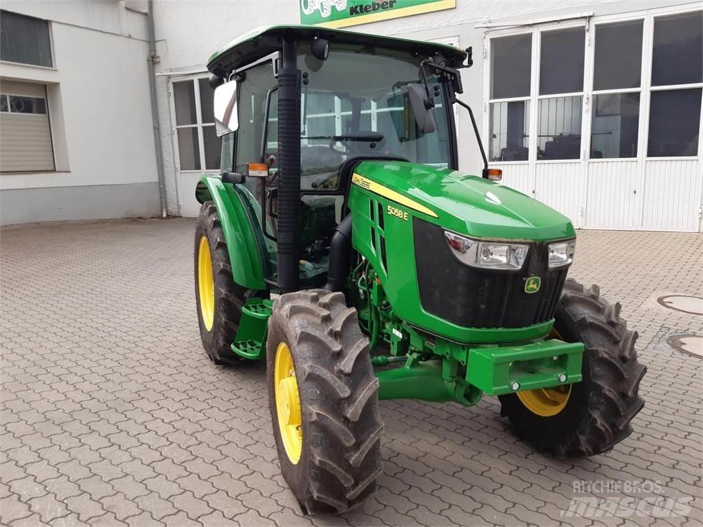 John Deere 5058E Tractoare