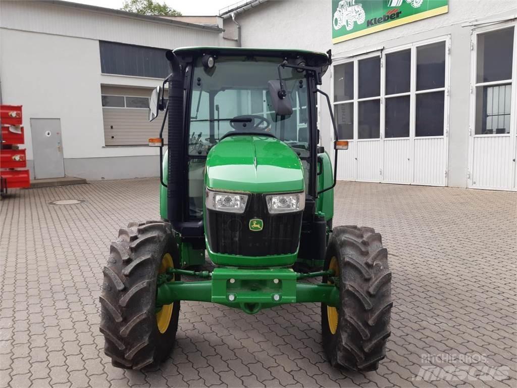 John Deere 5058E Tractoare