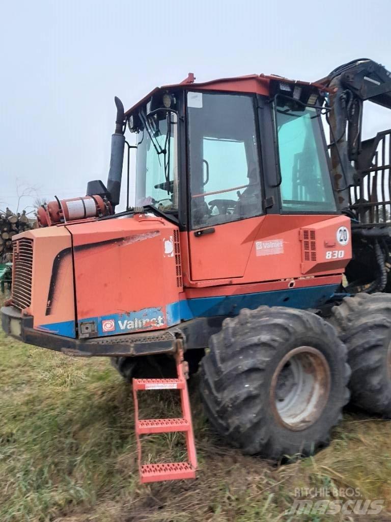 Valmet 830 Transportoare
