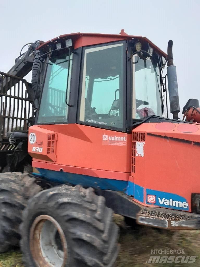 Valmet 830 Transportoare