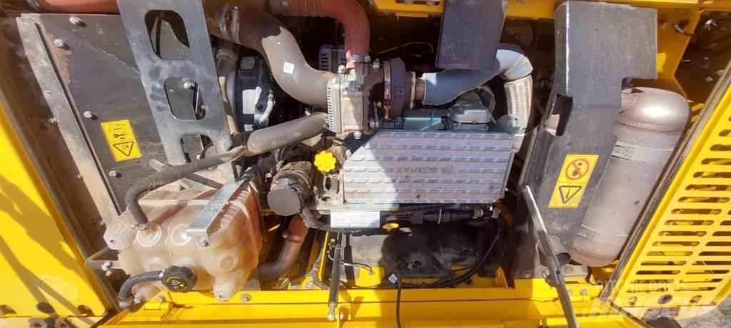 JCB JS 220 X Excavatoare pe șenile
