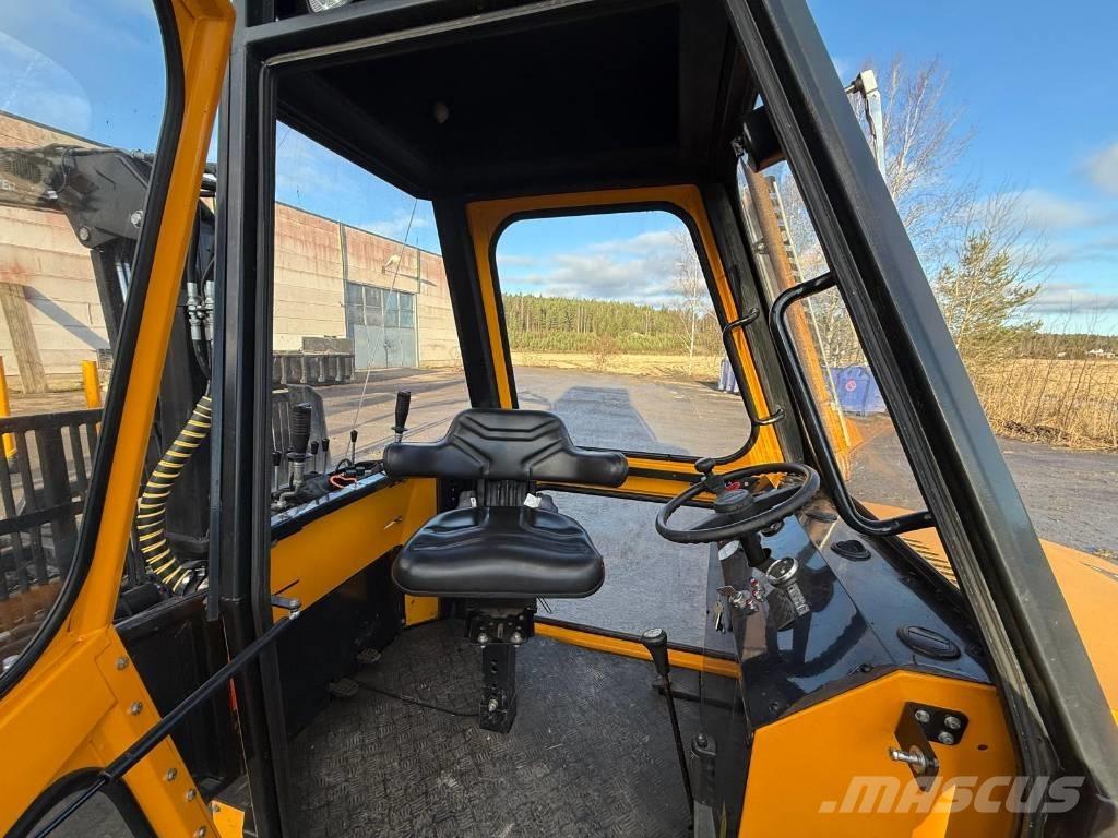  Kinetic 8x8 Transportoare