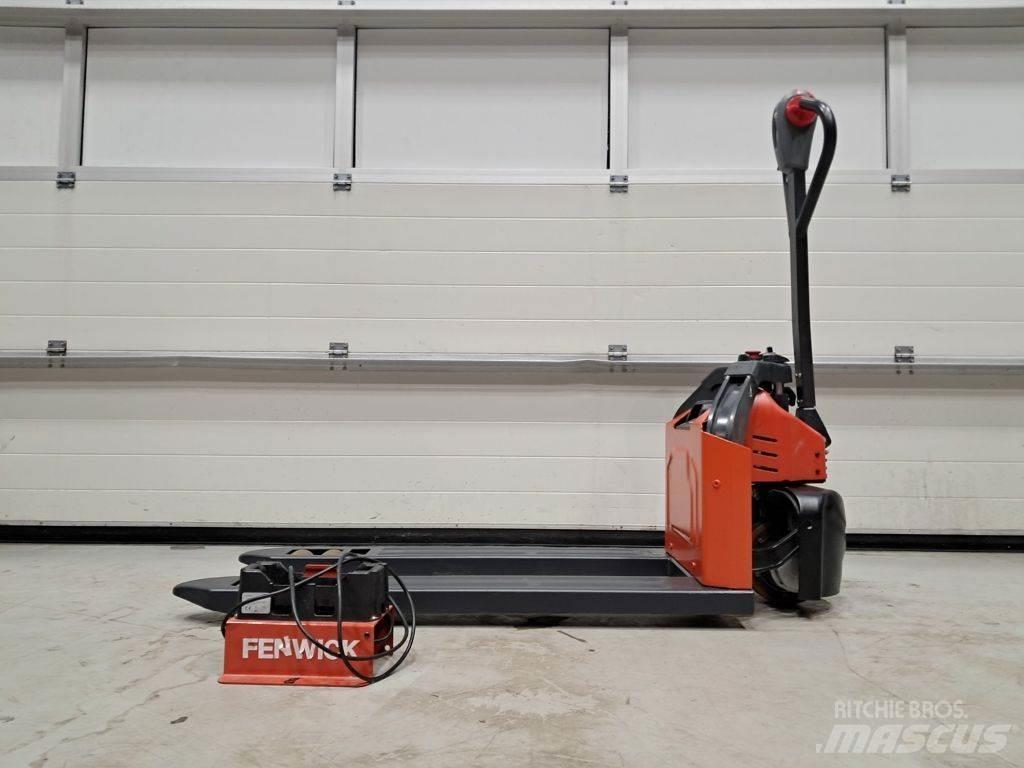Linde MT12 Transpaleta manuala