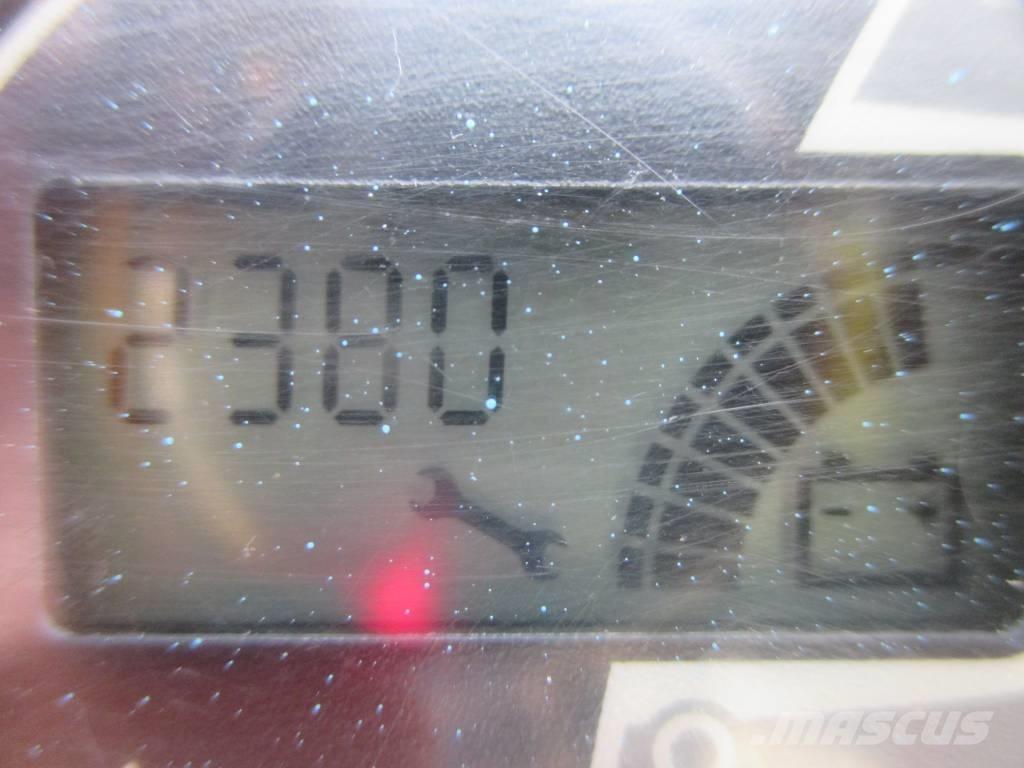 JLG Toucan 8 E Ascensoare verticale catarg