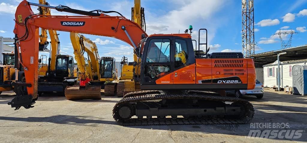 Doosan DX 225 Excavatoare pe șenile

