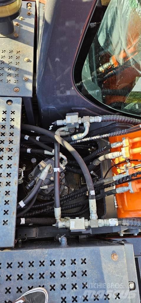Doosan DX 225 Excavatoare pe șenile
