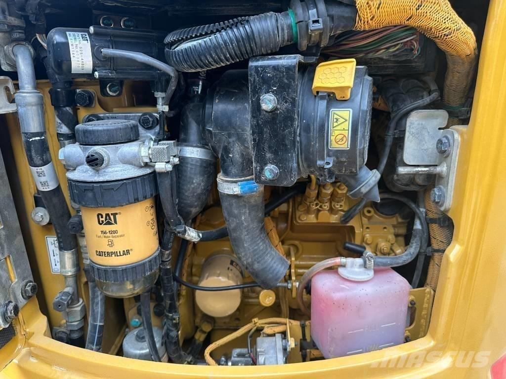 CAT 302 Mini excavatoare < 7t