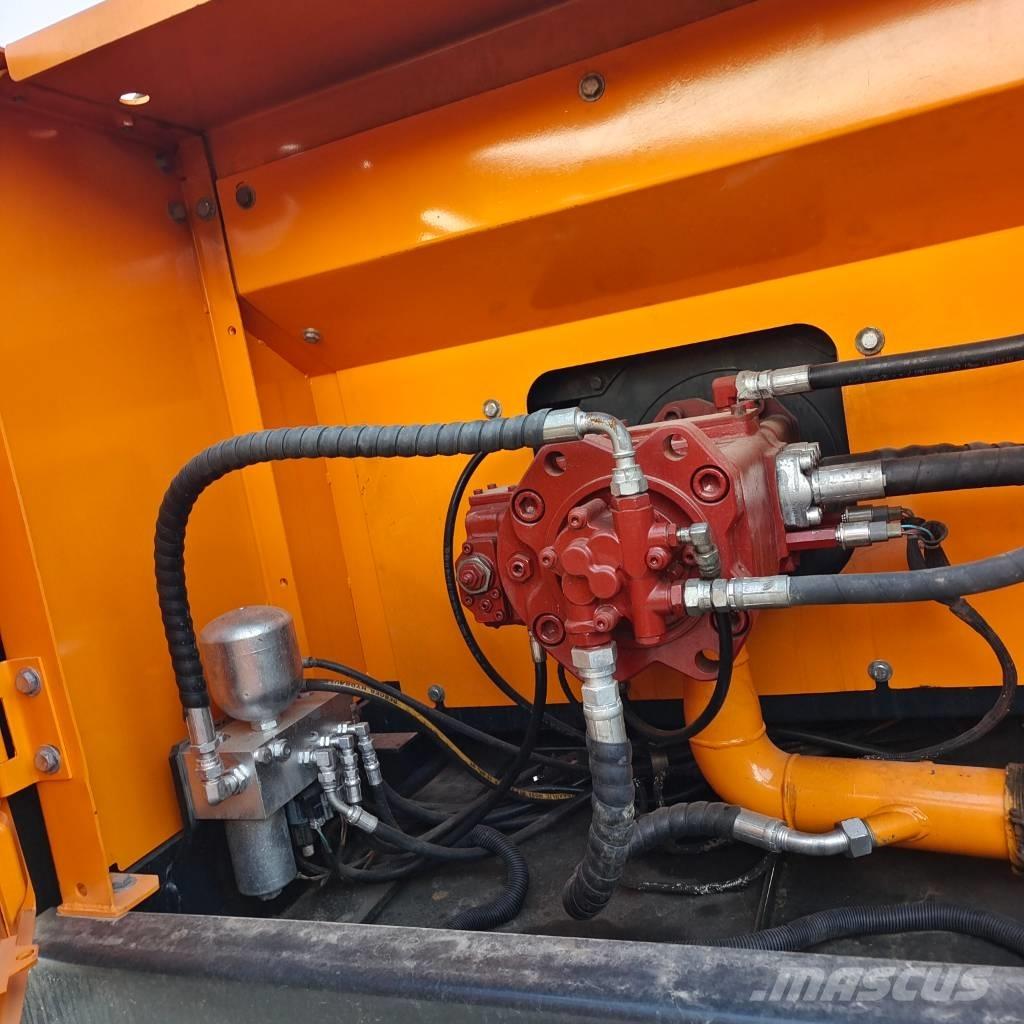 Hyundai 305 LC-9T Excavatoare pe șenile
