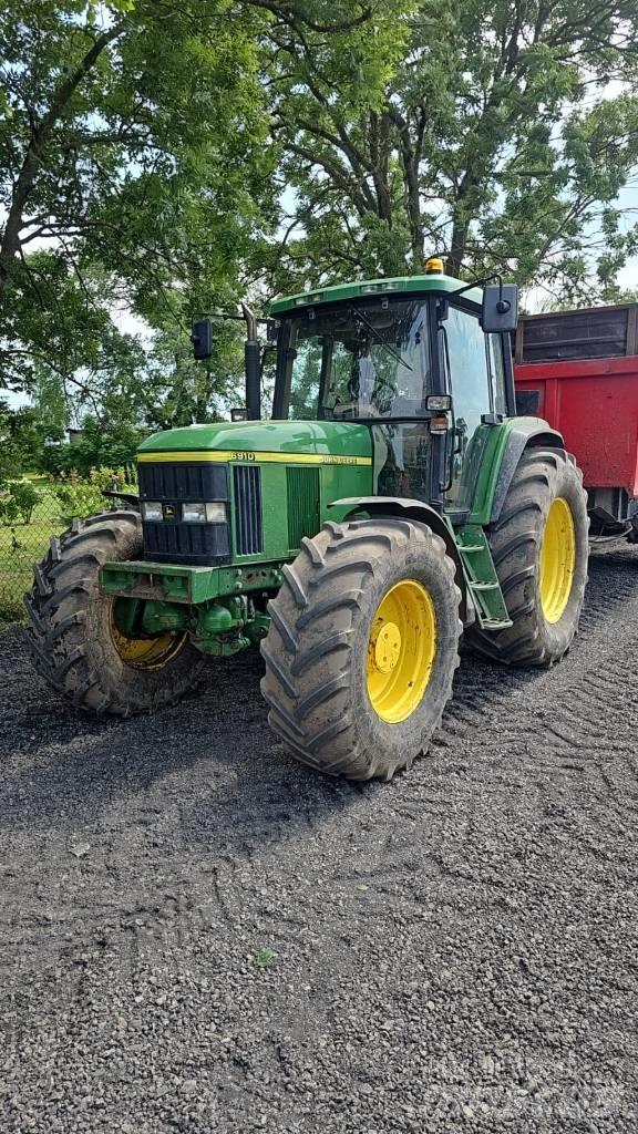 John Deere 6910 Tractoare