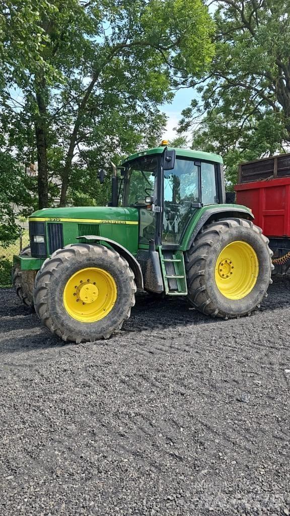 John Deere 6910 Tractoare
