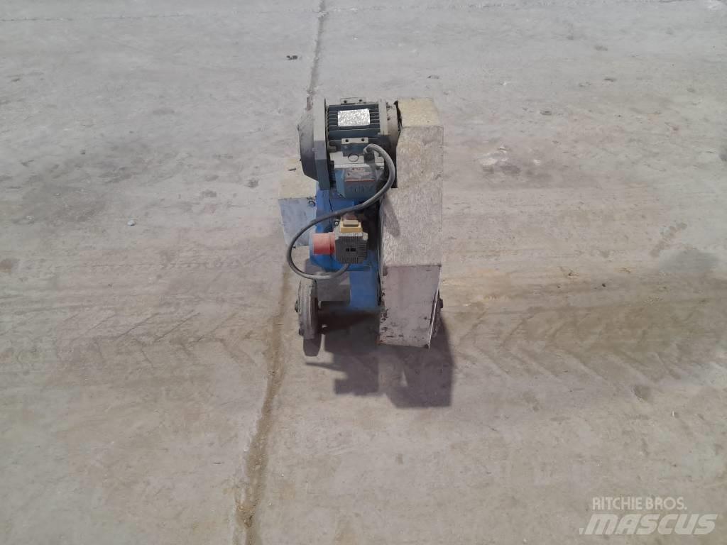 Alba C32L Utilaje construcții - Altele