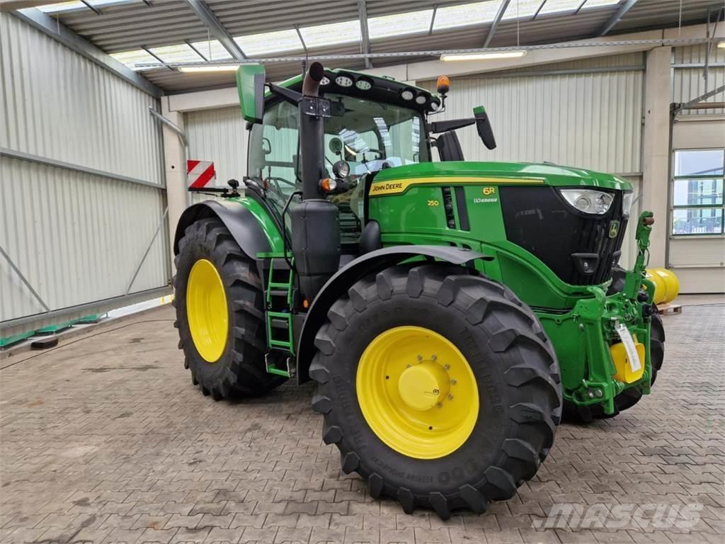 John Deere 6R 250 Tractoare