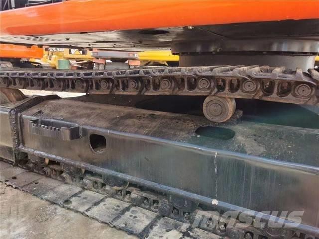 Hitachi EX 120 Excavatoare pe șenile
