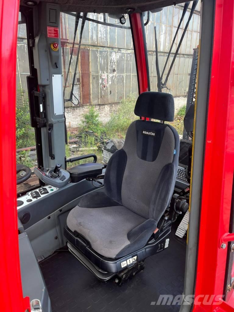 Komatsu 875 Transportoare