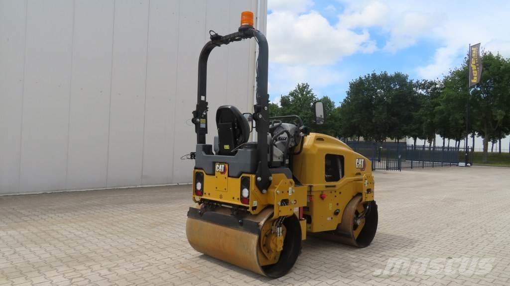 CAT CB2.7GC Cilindri compactori dubli