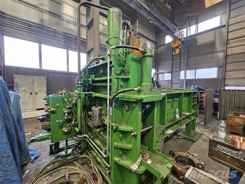  Henschel 30 x 30 Presa de balotat industriala