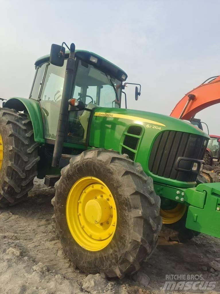 John Deere 6J-2104 Tractoare